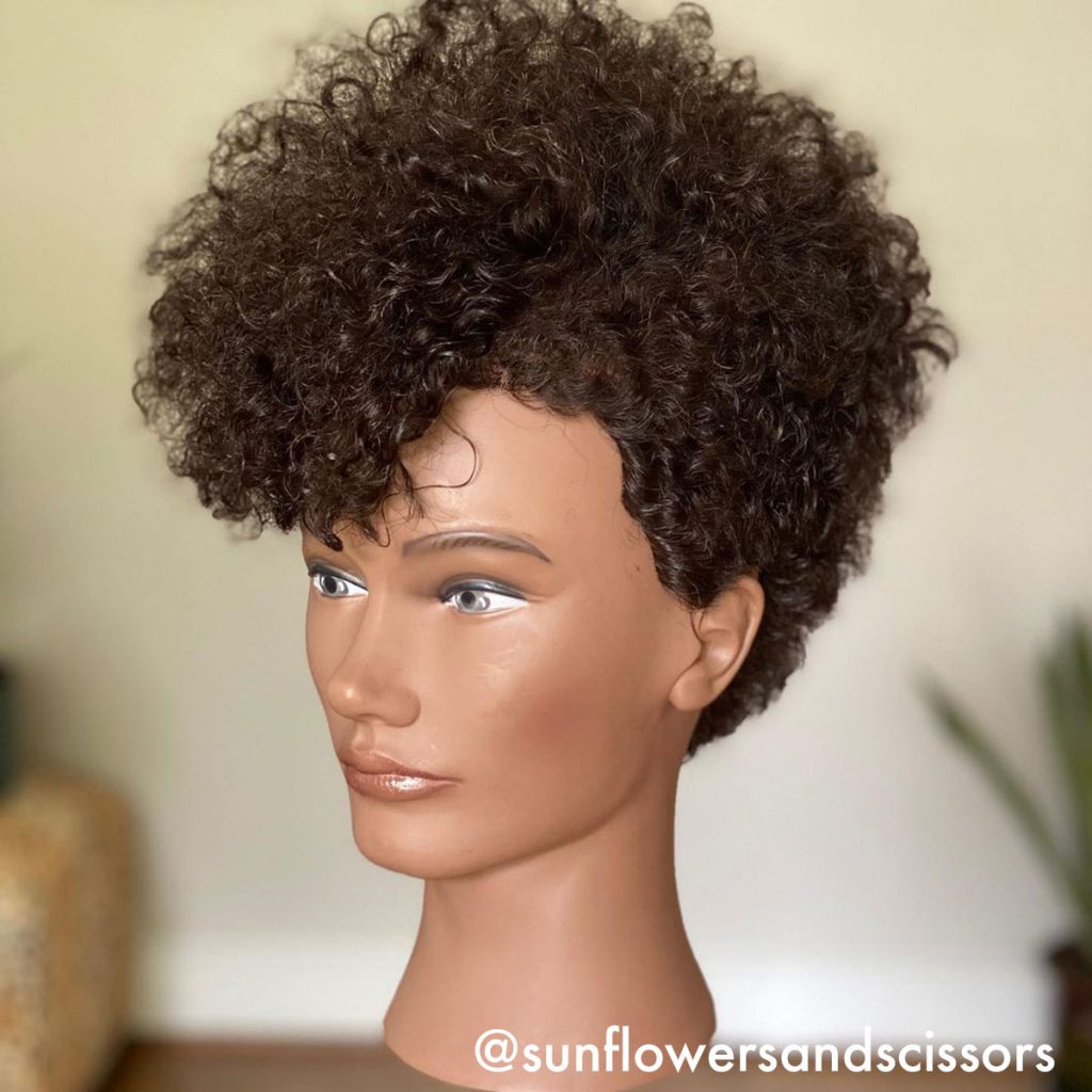 Amber Mannequin Lifestyle
